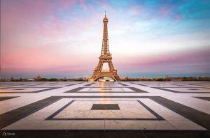 eiffel tower in paris